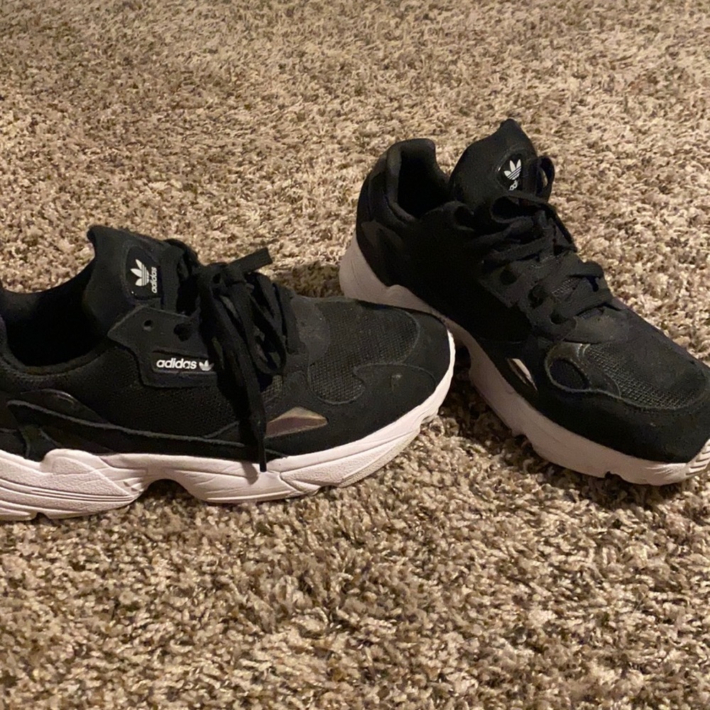 ADIDAS WOMEN 9.5 MEN 8
